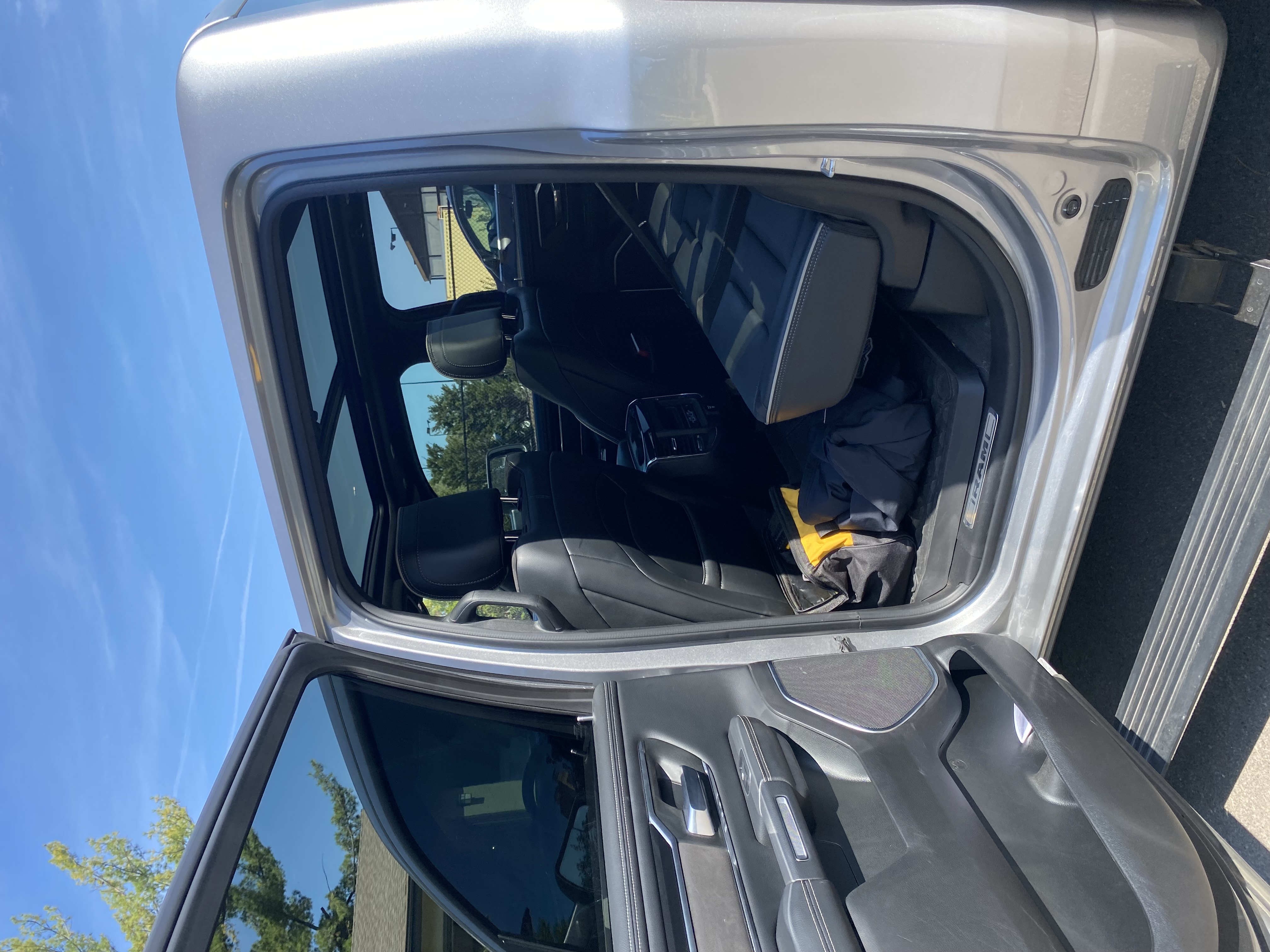 Used 2021 RAM 1500 Laramie AWD/4WD image 9