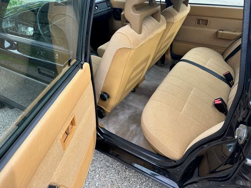 Used 1993 Volvo 240 Sedan RWD image 18