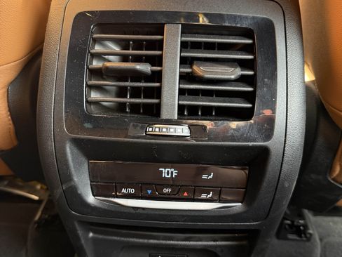 Used 2024 BMW X3 sDrive30i w/ Premium Package w/ZPA image 17