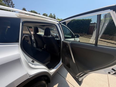 Used 2013 Toyota RAV4 XLE FWD image 23
