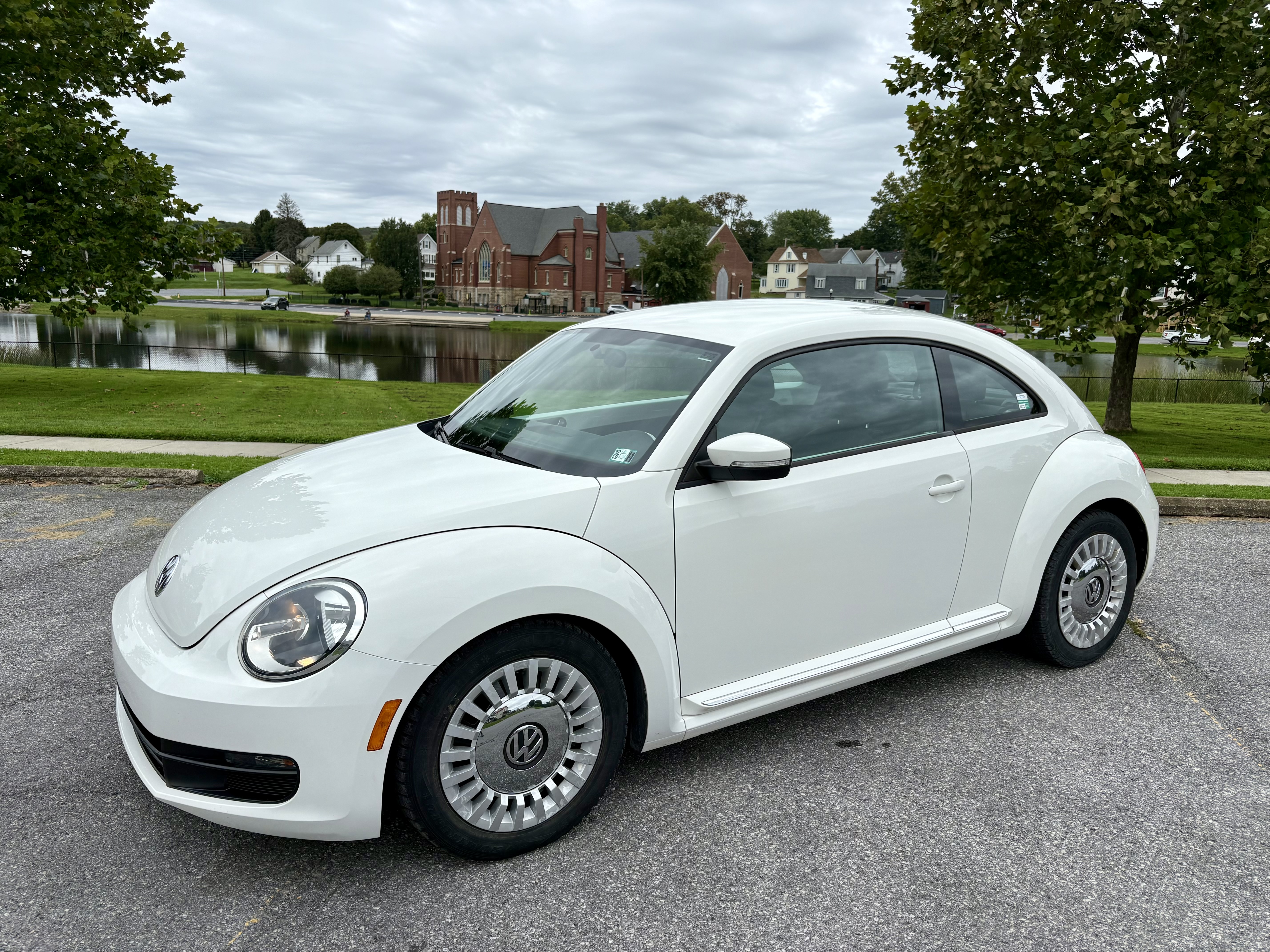 Used 2014 Volkswagen Beetle 2.5 FWD image 1