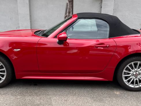 Used 2017 FIAT 124 Spider Classica image 4