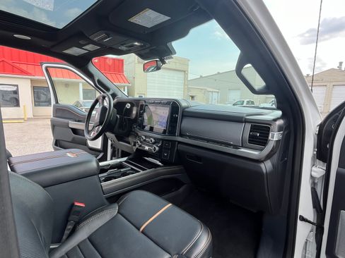 Used 2024 Ford F350 Platinum w/ Tremor Off-Road Package AWD/4WD image 11