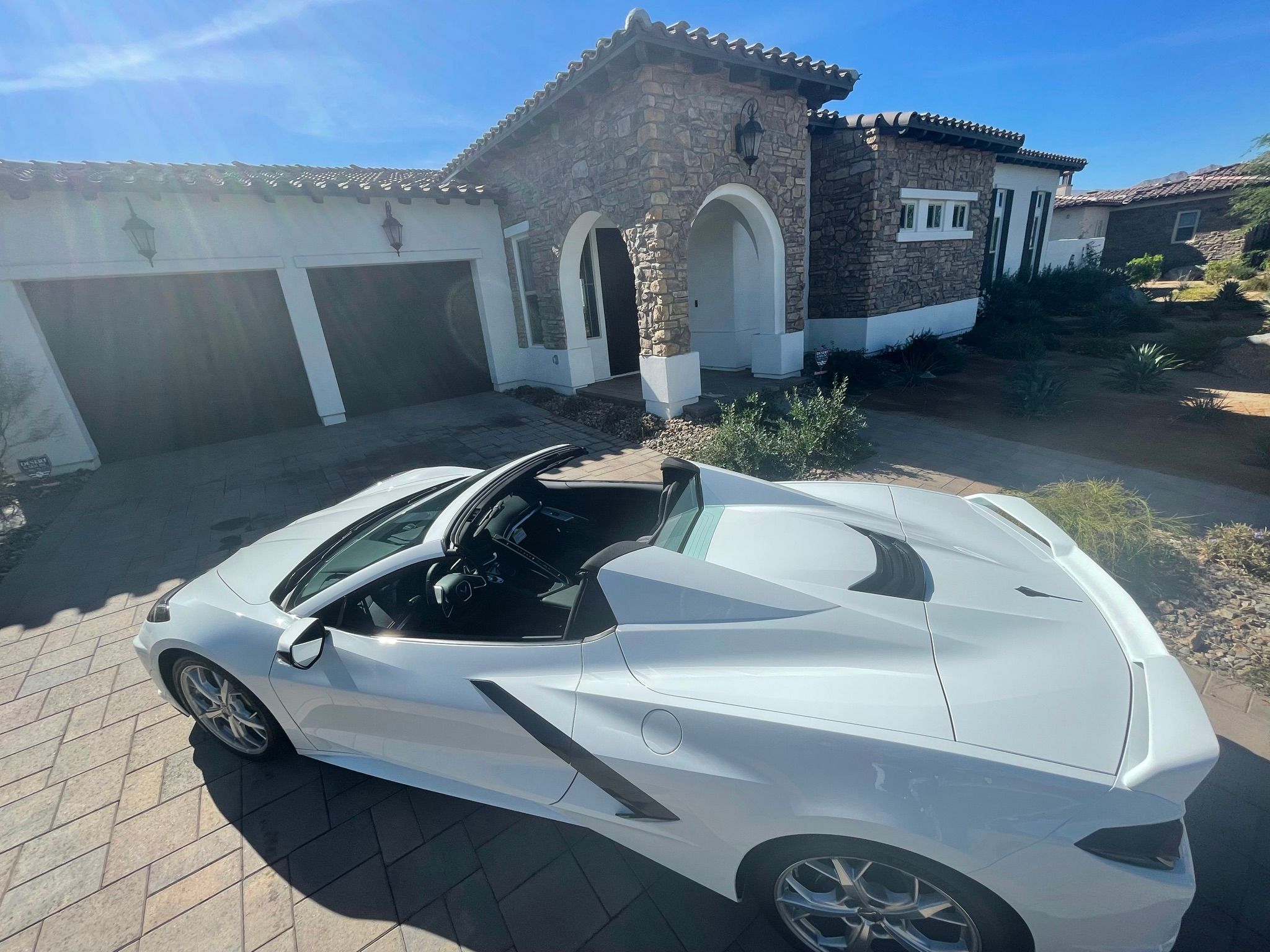 Used 2022 Chevrolet Corvette Stingray Convertible w/ Z51 Performance Package RWD image 17