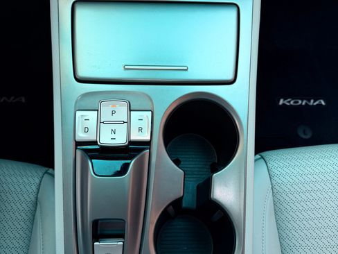 Used 2021 Hyundai Kona Limited image 8