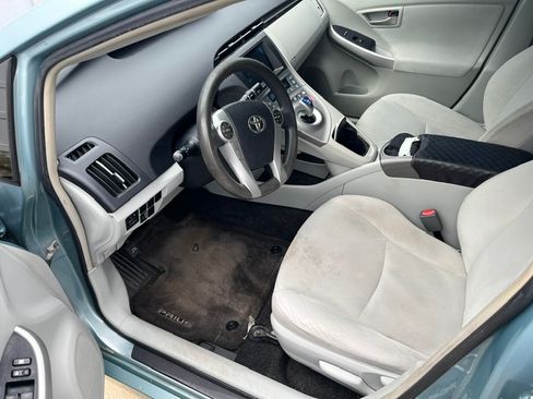 Used 2014 Toyota Prius Two FWD image 6