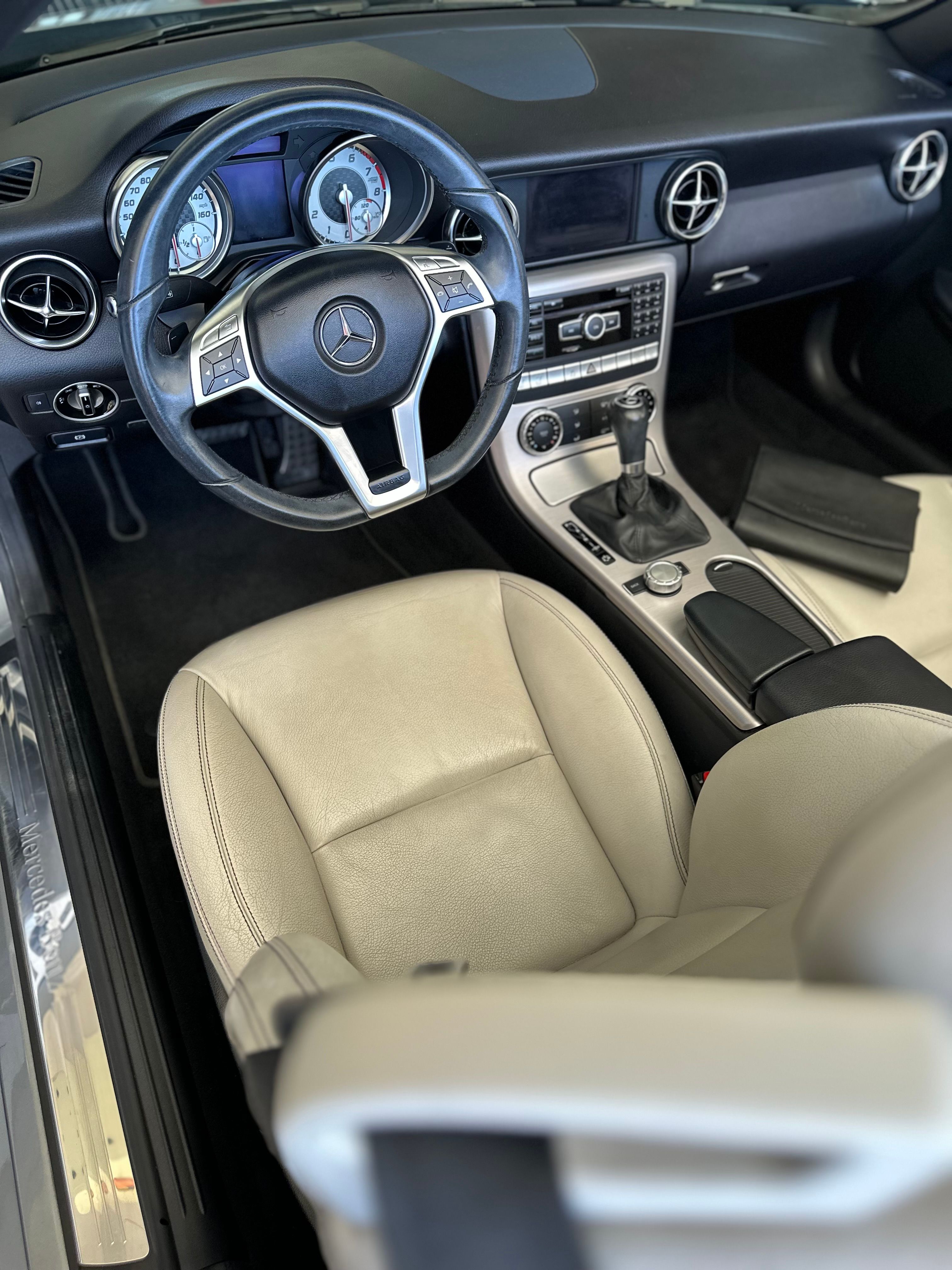 Used 2013 Mercedes-Benz SLK 250 image 12