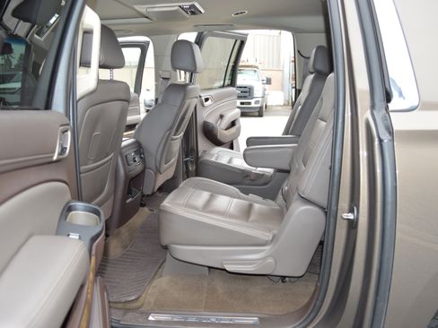 Used 2016 GMC Yukon XL Denali w/ Open Road Package AWD/4WD image 18