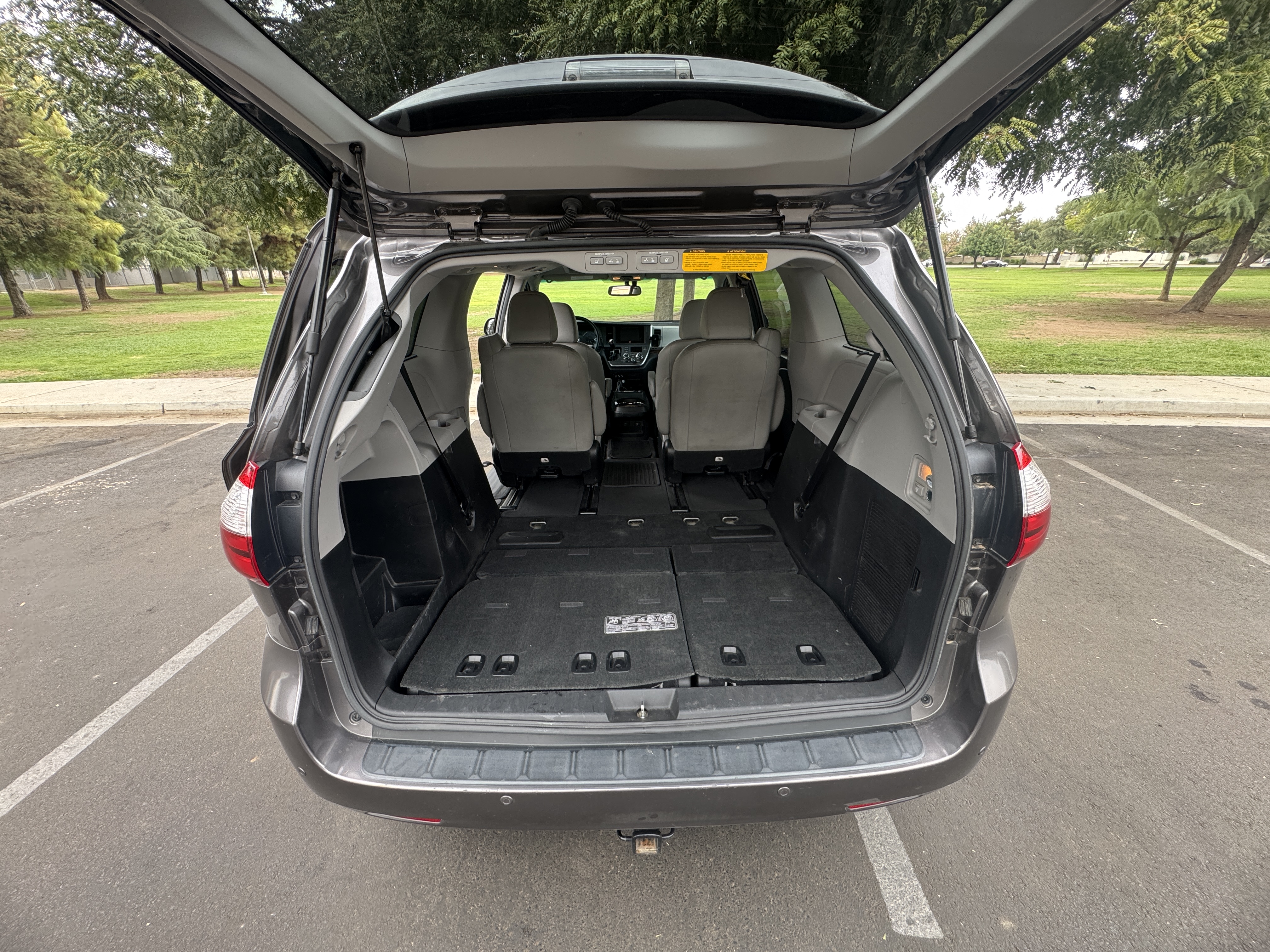 Used 2017 Toyota Sienna Limited Premium FWD image 15