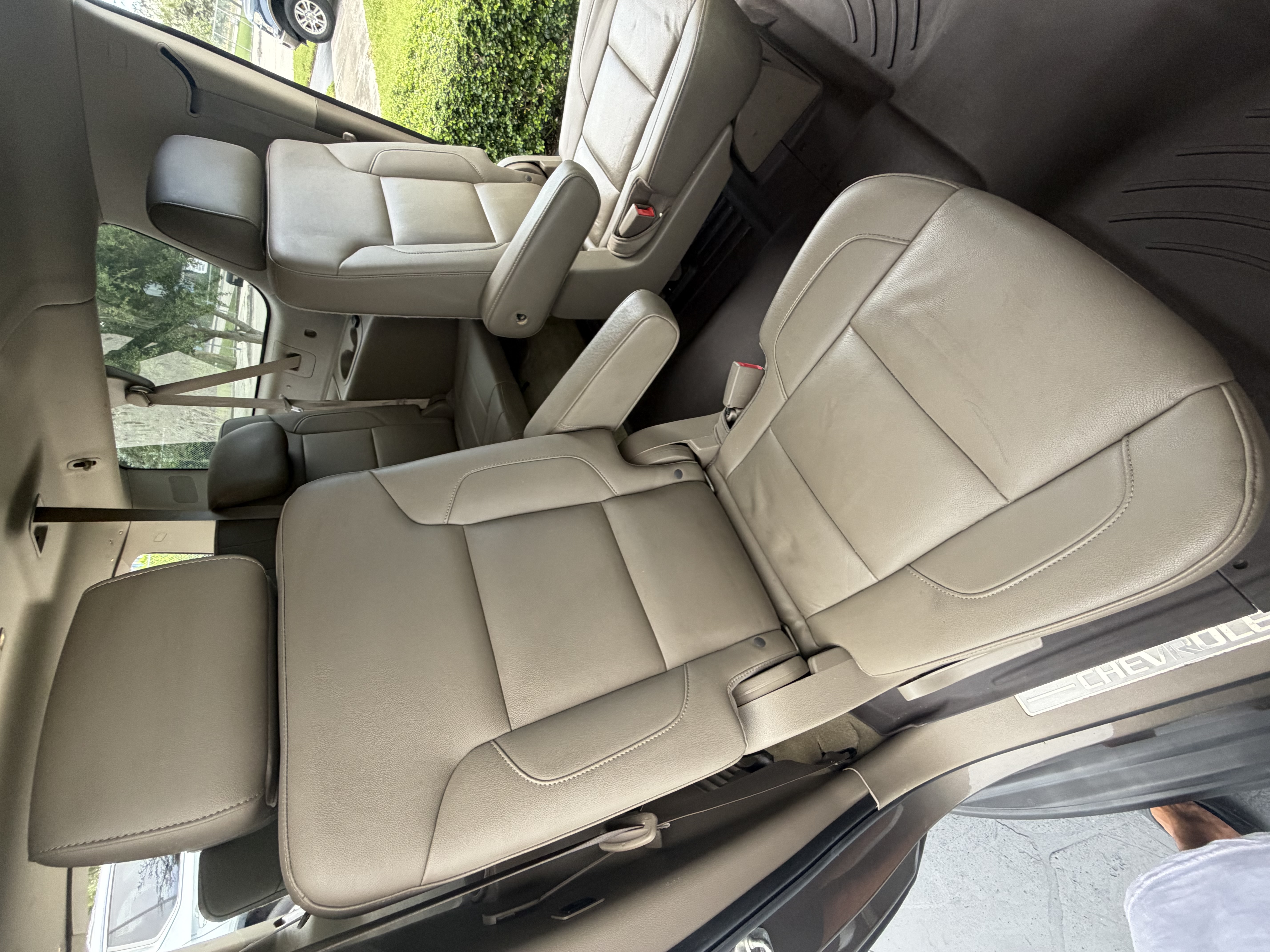 Used 2016 Chevrolet Suburban LT RWD image 17