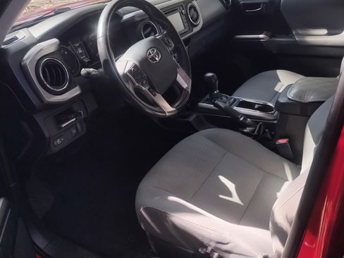 Used 2018 Toyota Tacoma SR5 image 8