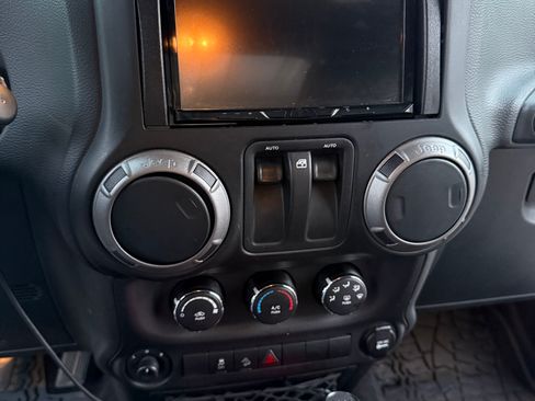 Used 2017 Jeep Wrangler Sport image 28