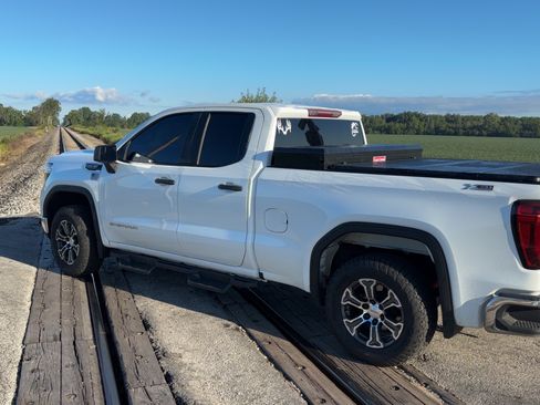 Used 2020 GMC Sierra 1500 4x4 Double Cab w/ Sierra Value Package image 2