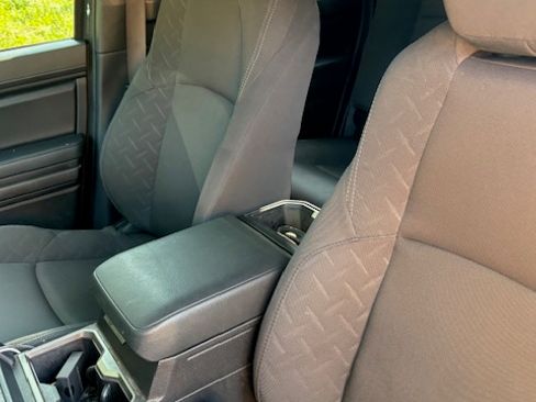 Used 2024 Toyota Tacoma SR5 AWD/4WD image 13