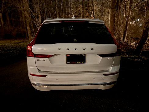 Used 2022 Volvo XC60 T8 Inscription w/ Advanced Package AWD/4WD image 17