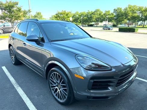 Used 2021 Porsche Cayenne Sport Utility 4D image 14