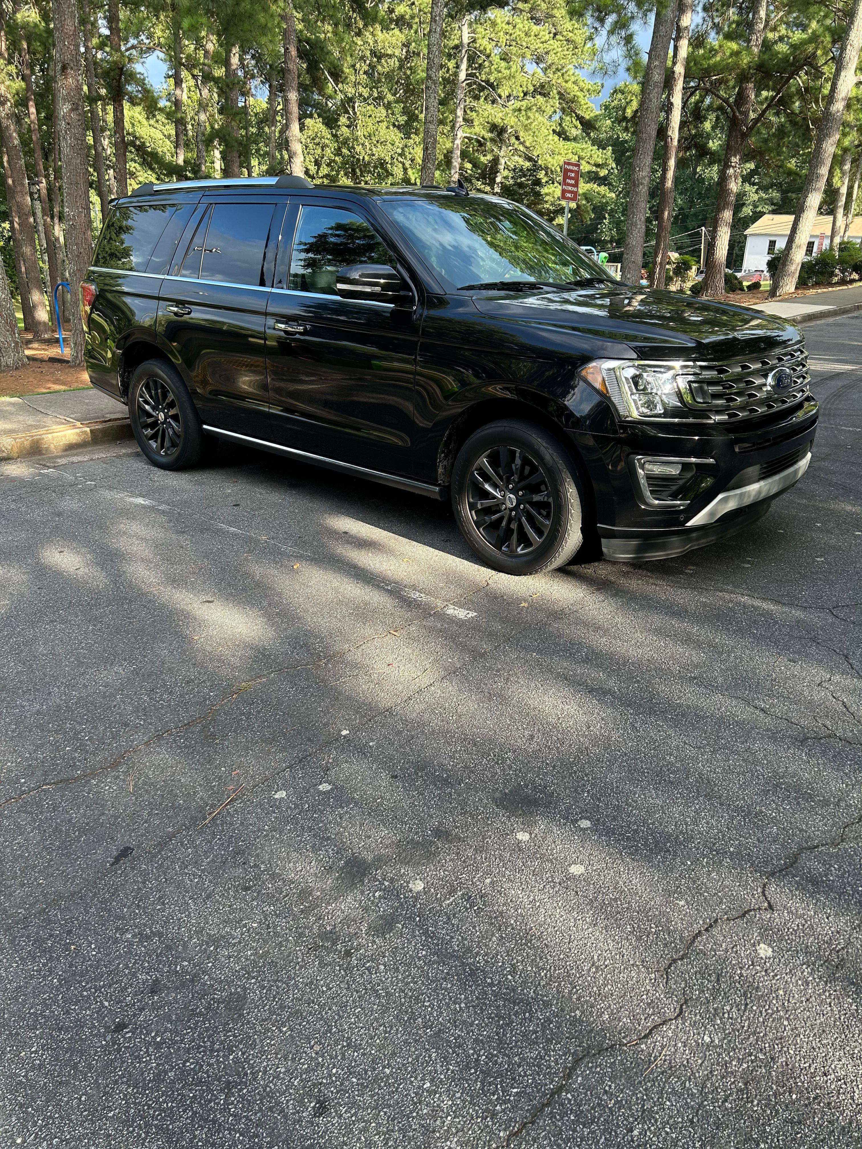 Used 2019 Ford Expedition Limited RWD image 1