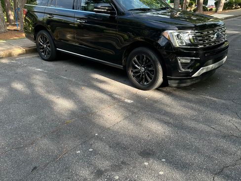 Used 2019 Ford Expedition Limited RWD image 2