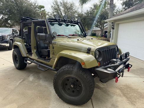 Used 2013 Jeep Wrangler Unlimited Sahara w/ Connectivity Group image 14