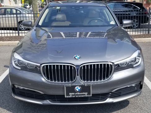 Used 2018 BMW 740i xDrive image 4