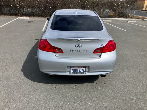Used 2011 INFINITI G37 Journey w/ Premium Pkg RWD image 5