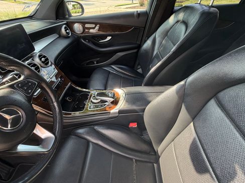 Used 2018 Mercedes-Benz GLC 300 4MATIC image 8