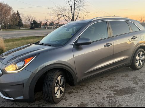 Used 2018 Kia Niro LX image 4