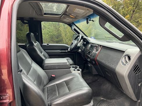 Used 2010 Ford F250 Lariat image 5