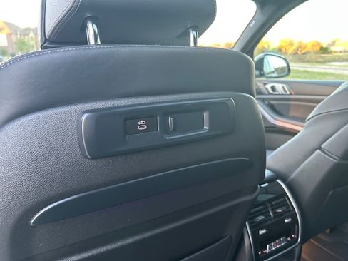 Used 2022 BMW X5 xDrive40i w/ M Sport Package image 16