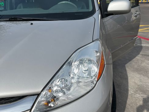 Used 2006 Toyota Sienna XLE Limited image 14