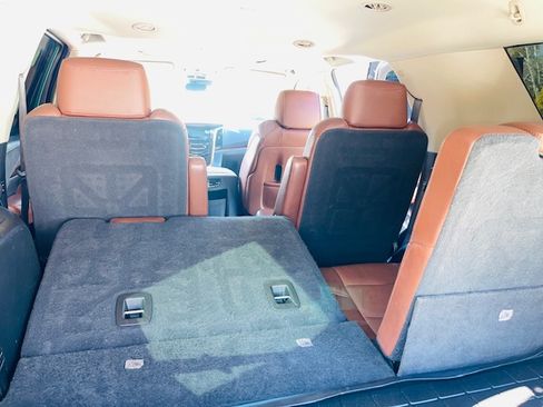 Used 2020 Cadillac Escalade Luxury w/ Escalade Sport Edition image 13