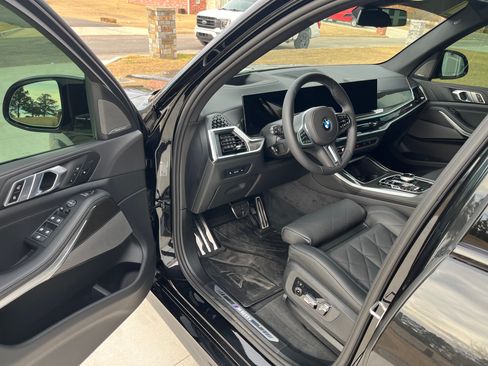 Used 2026 BMW X5 M60i image 9