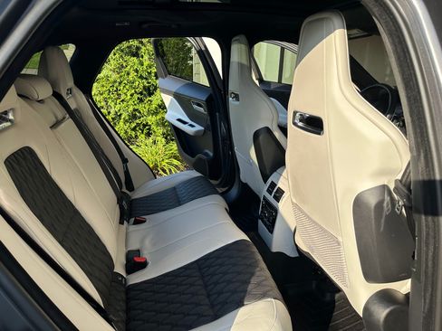 Used 2019 Jaguar F-PACE SVR image 12