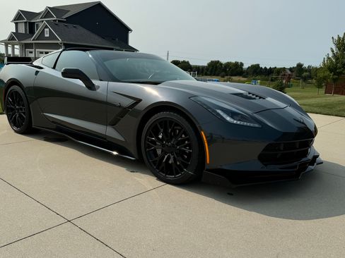Used 2018 Chevrolet Corvette Stingray Coupe w/ Battery Protection Package RWD image 2