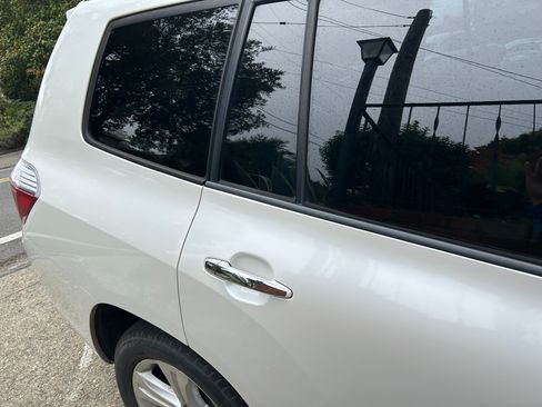 Used 2010 Toyota Highlander Limited image 8