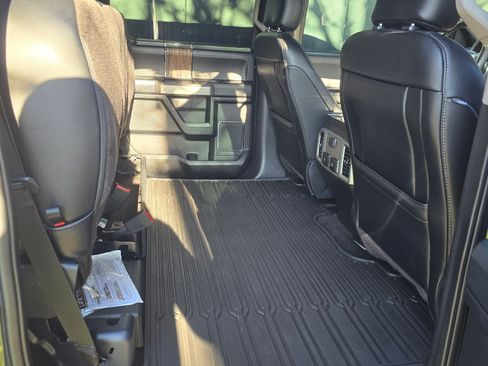 Used 2020 Ford F150 Lariat image 19