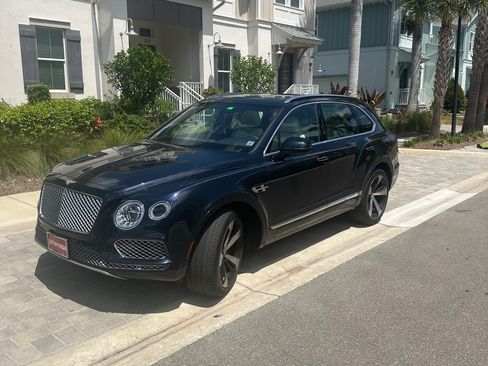 Used 2019 Bentley Bentayga image 13