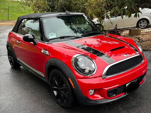 Used 2014 MINI Cooper S image 1