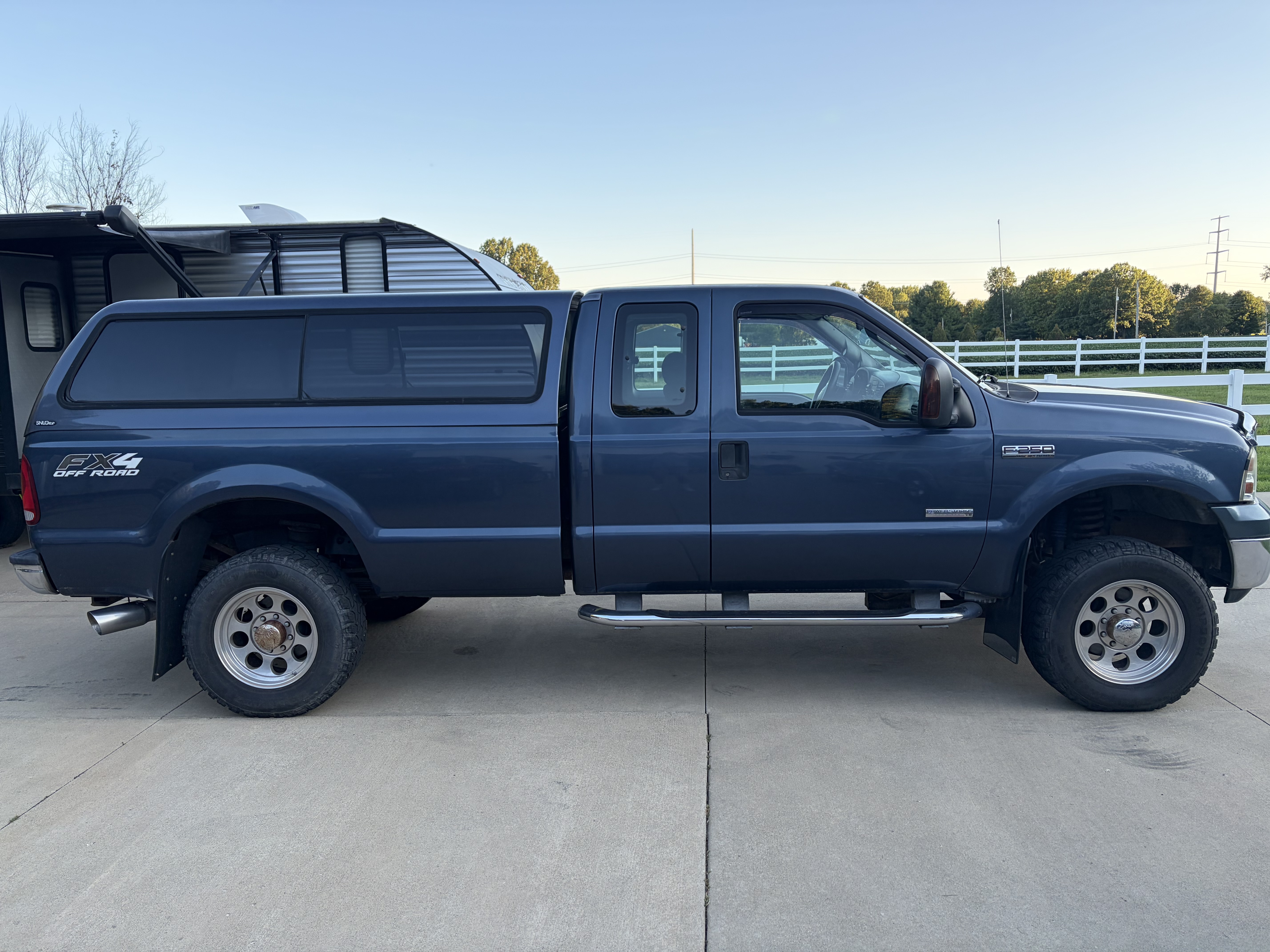 Used 2005 Ford F250 XLT RWD image 1