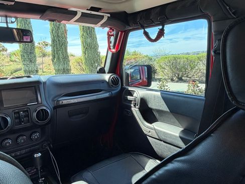 Used 2014 Jeep Wrangler Unlimited Sport w/ Quick Order Package 24S image 9