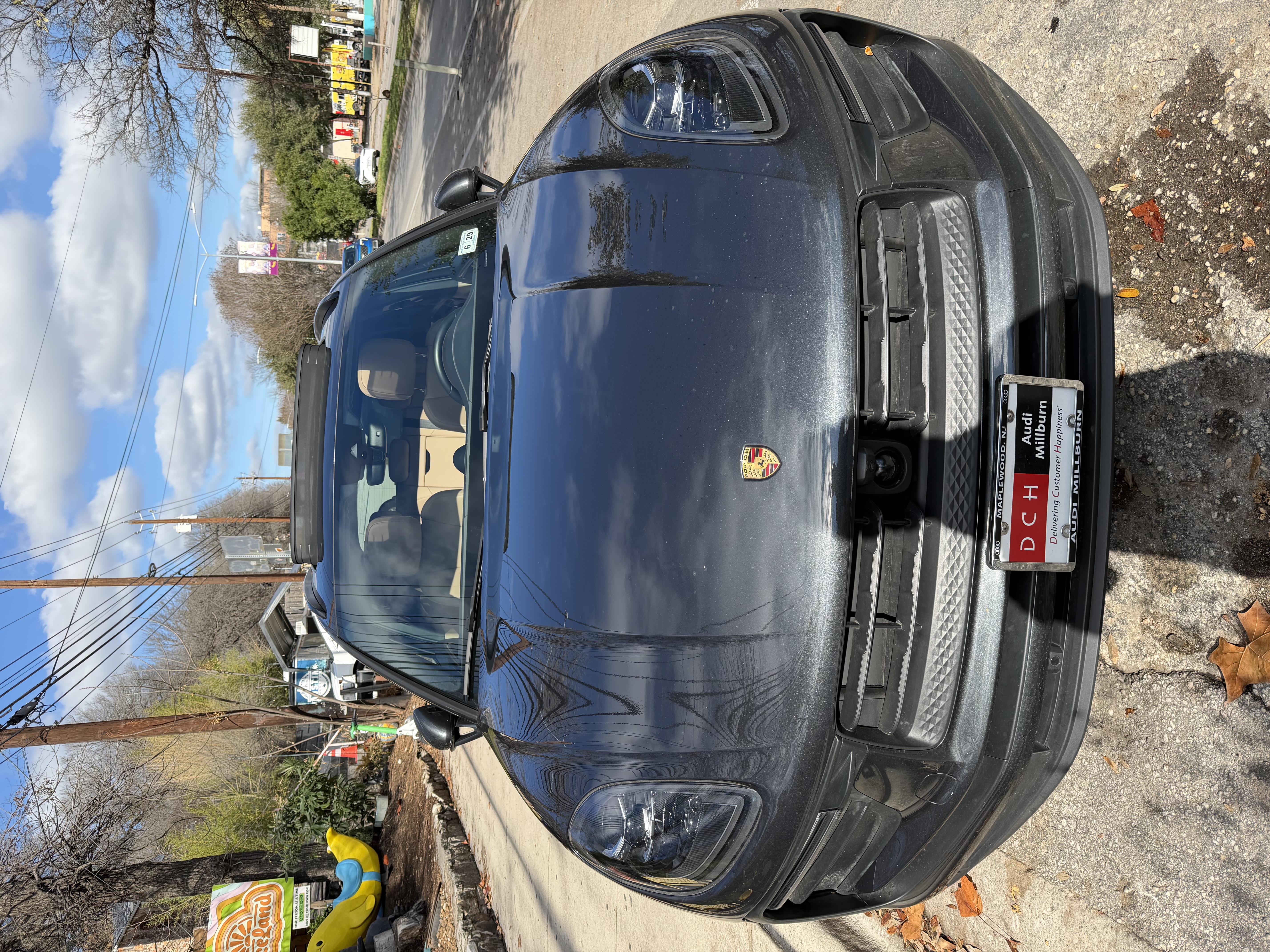 Used 2024 Porsche Macan AWD/4WD image 4