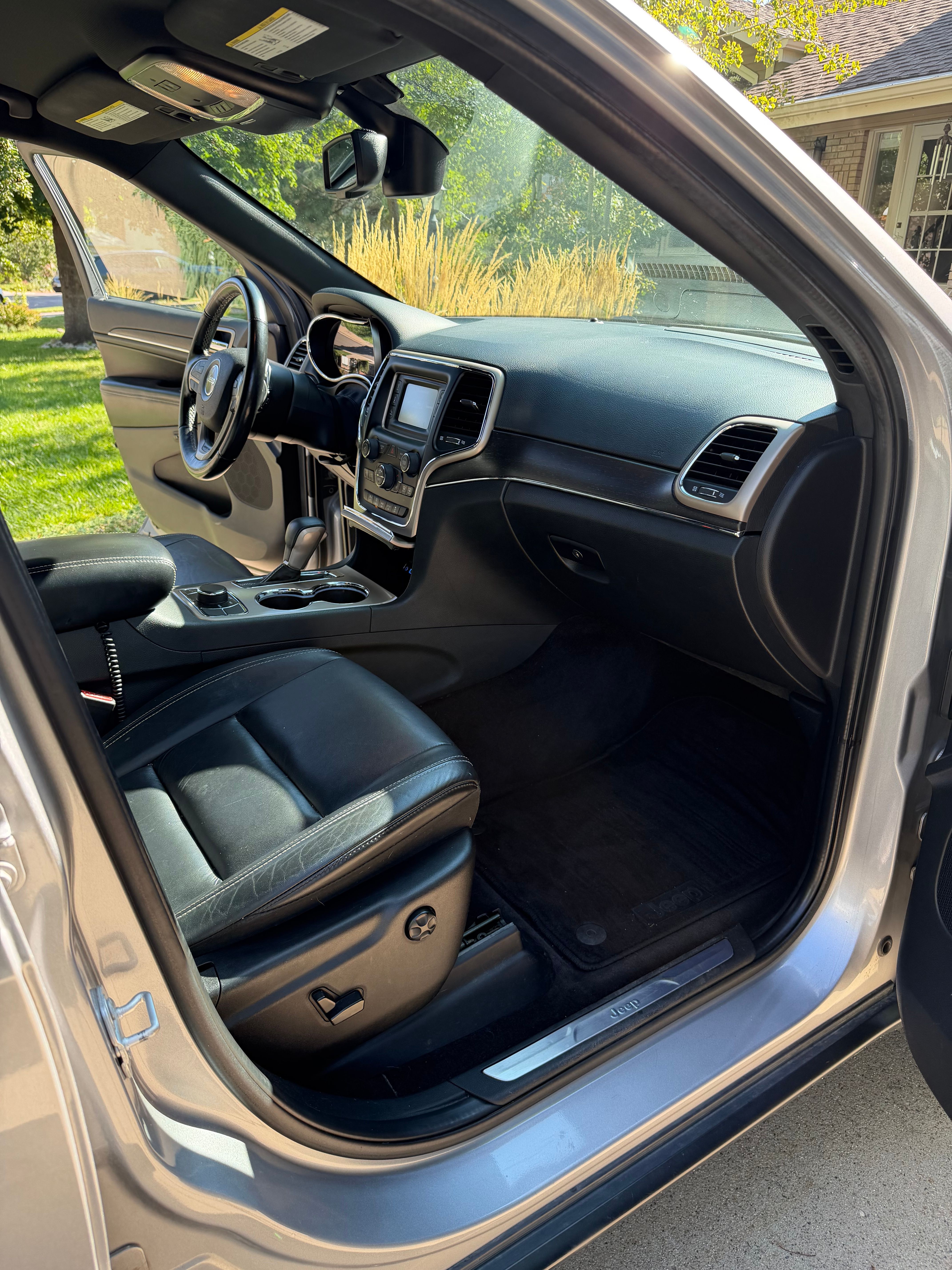 Used 2016 Jeep Grand Cherokee Limited AWD/4WD image 13