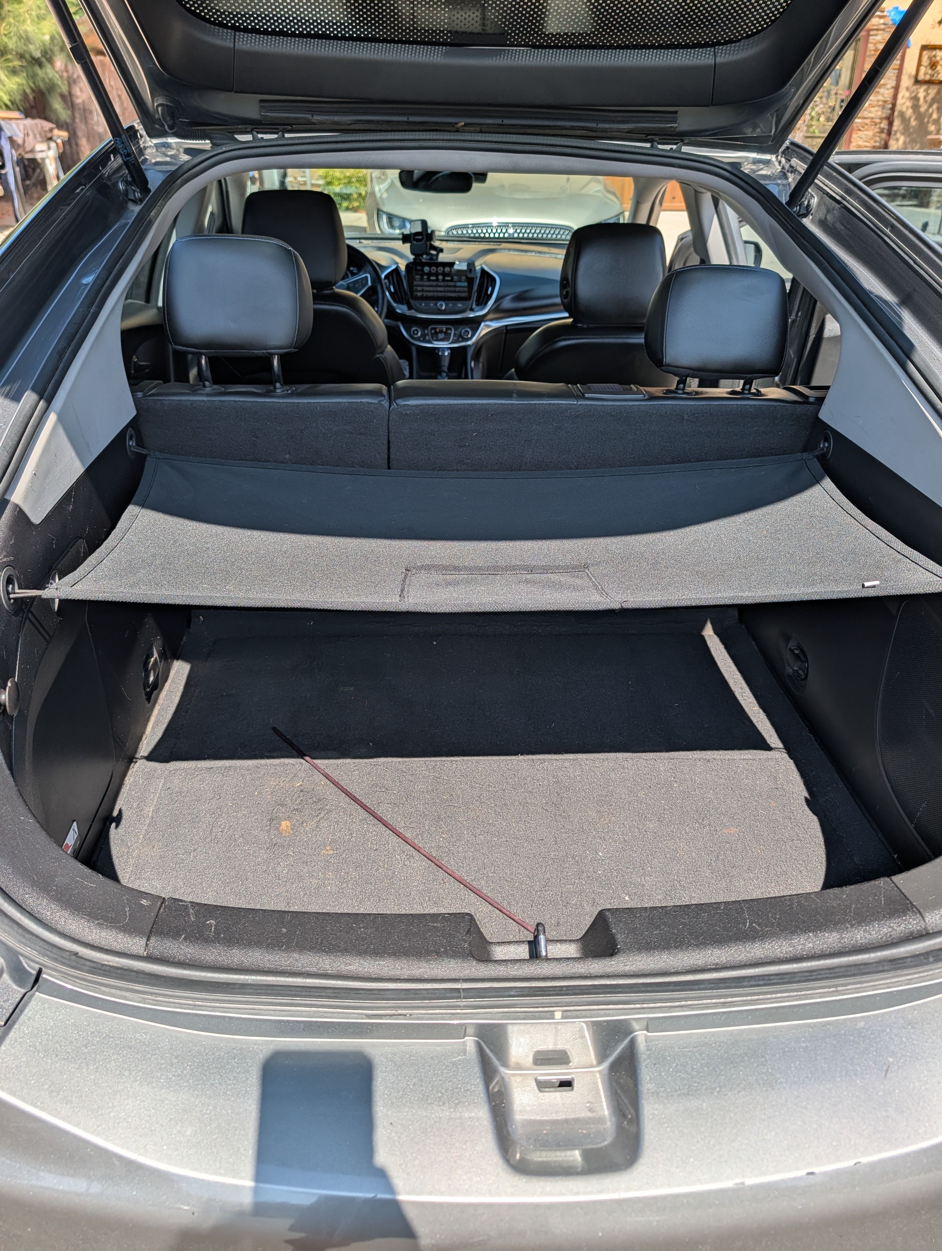 Used 2016 Chevrolet Volt Premier w/ Driver Confidence Package FWD image 4
