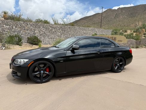 Used 2011 BMW 335i Convertible image 2