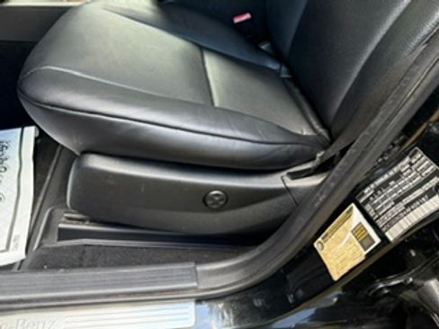 Used 2010 Mercedes-Benz GLK 350 2WD image 30
