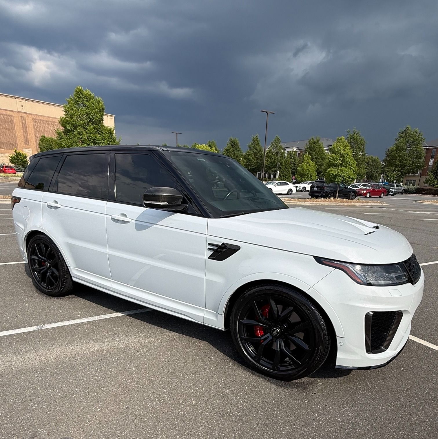 Used 2020 Land Rover Range Rover Sport SVR AWD/4WD image 1