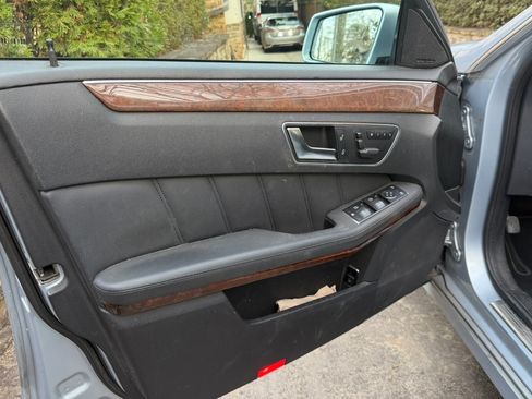Used 2013 Mercedes-Benz E 350 4MATIC Sedan image 10