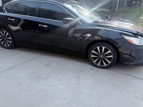 Used 2017 Nissan Altima 2.5 SV FWD image 1