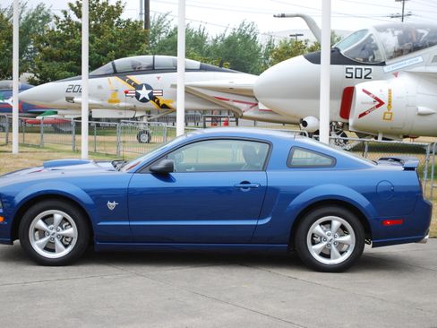 Used 2009 Ford Mustang GT Premium RWD image 16