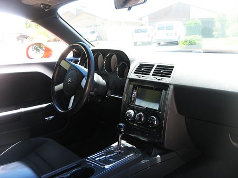 Used 2009 Dodge Challenger R/T image 14